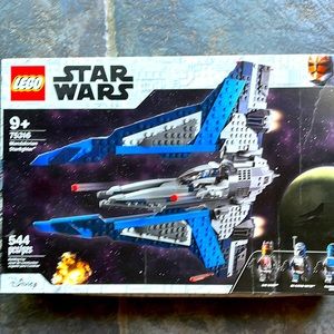 Brand new Lego 75316 mandalorian starfighter